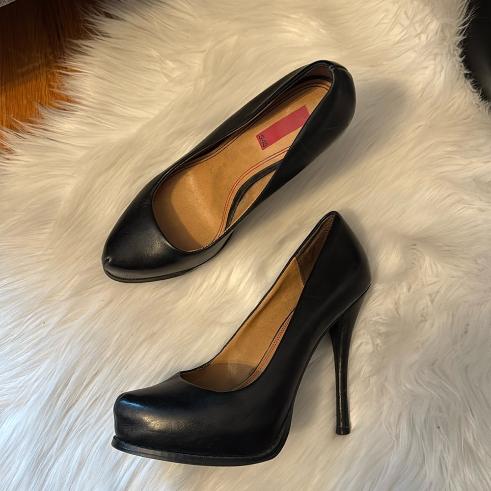 Saks Brand 5/48 Heeled Pumps